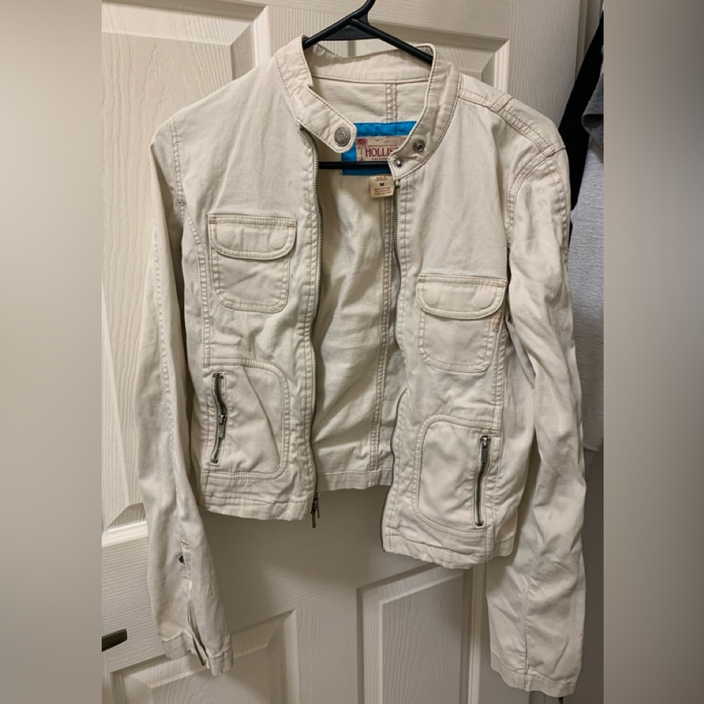 Women’s light tan vintage Hollister bomber jacket